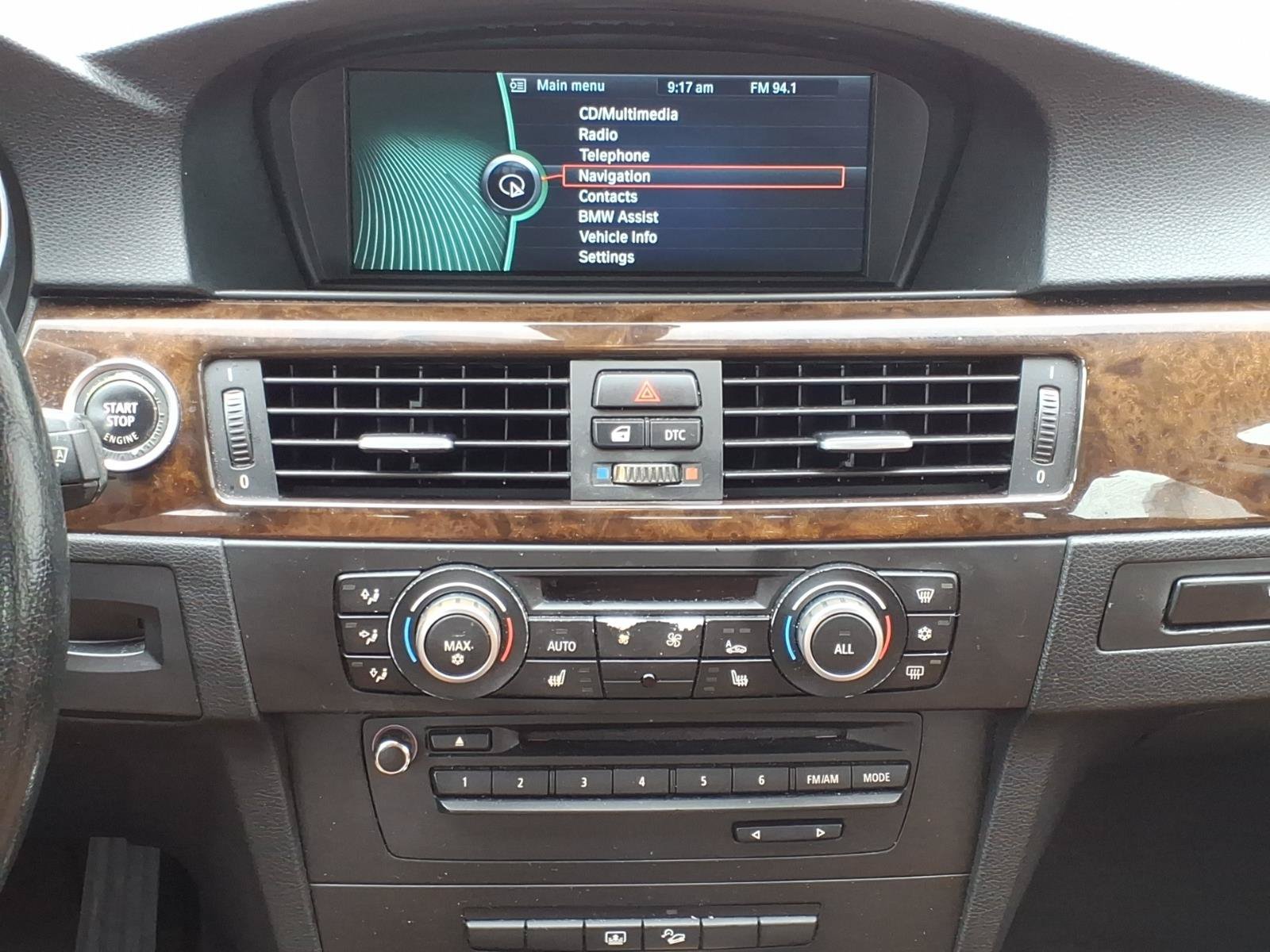 Used 2011 BMW 328i xDrive Sedan AWD/4WD image 6