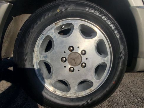 Used 1995 Mercedes-Benz E 320 E 320 4dr Sedan image 20