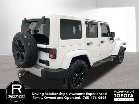 Used 2013 Jeep Wrangler Unlimited Sahara w/ Connectivity Group AWD/4WD image 7