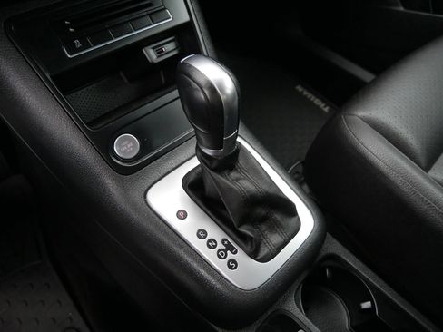 Used 2016 Volkswagen Tiguan S image 19