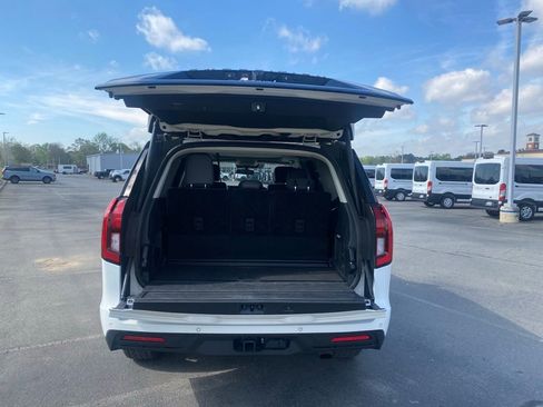 Used 2025 Ford Expedition Active image 10