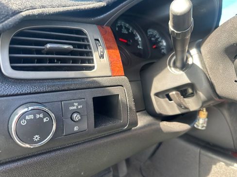 Used 2012 Chevrolet Avalanche LTZ image 17