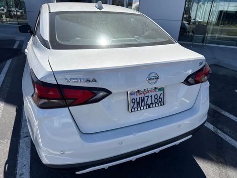 Used 2020 Nissan Versa SV FWD image 18