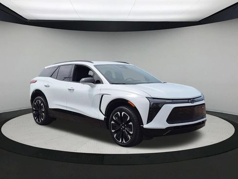 Used 2024 Chevrolet Blazer EV RS AWD/4WD image 2