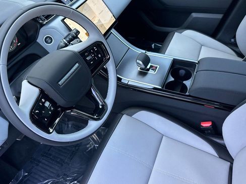 New 2026 Land Rover Range Rover Velar Dynamic SE image 18