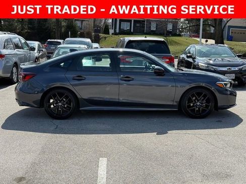 Used 2025 Honda Civic Sport image 2