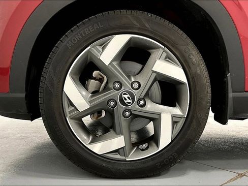 Used 2022 Hyundai Venue SEL w/ Cargo Package image 11