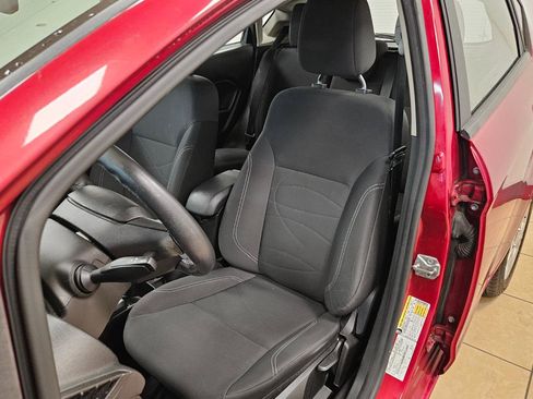Used 2016 Ford Fiesta SE image 9