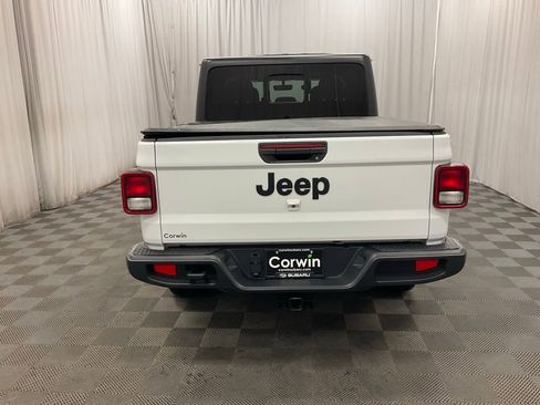 Used 2023 Jeep Gladiator Sport image 5