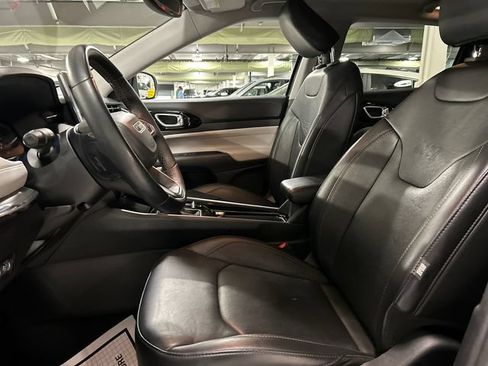 Used 2022 Jeep Compass Limited AWD/4WD image 10