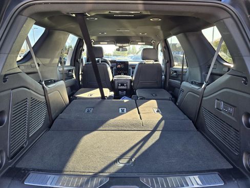 Certified 2025 GMC Yukon Denali image 9