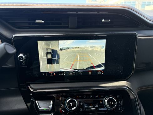 Used 2025 GMC Sierra 2500 AT4 image 16