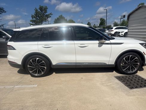 Used 2020 Lincoln Aviator Reserve w/ Equipment Group 201A RWD image 3