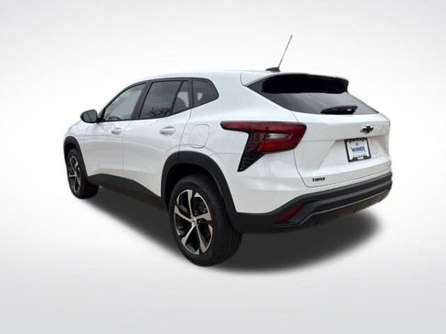 New 2026 Chevrolet Trax RS w/ Sunroof Package image 3