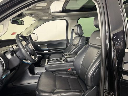 Used 2025 Ford Expedition Max Platinum AWD/4WD image 17