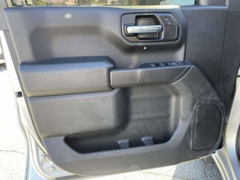 Used 2020 Chevrolet Silverado 1500 Custom w/ Custom Value Package image 13