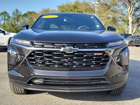 Certified 2025 Chevrolet Trax RS w/ Driver Confidence Package image 32