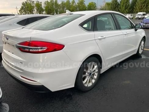 Used 2019 Ford Fusion SE FWD image 7