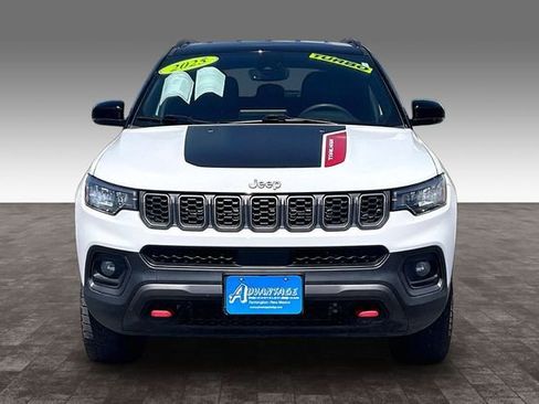 Used 2025 Jeep Compass Trailhawk AWD/4WD image 3