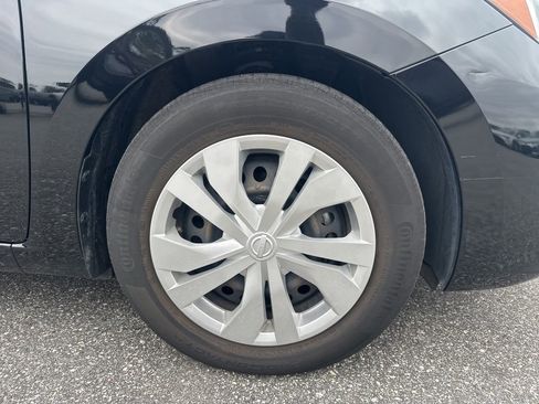 Used 2023 Nissan Versa S w/ Trunk Package image 5