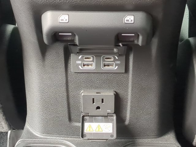 Used 2023 Jeep Wrangler Unlimited Sahara w/ Cold Weather Group AWD/4WD image 16