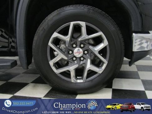 Used 2023 GMC Sierra 1500 SLT w/ SLT Premium Package AWD/4WD image 3