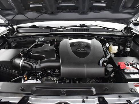 Used 2020 Toyota Tacoma TRD Sport image 5