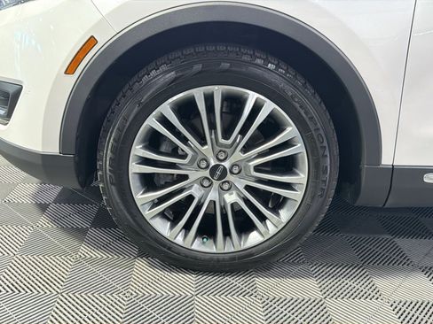 Used 2018 Lincoln MKX Reserve AWD/4WD image 16