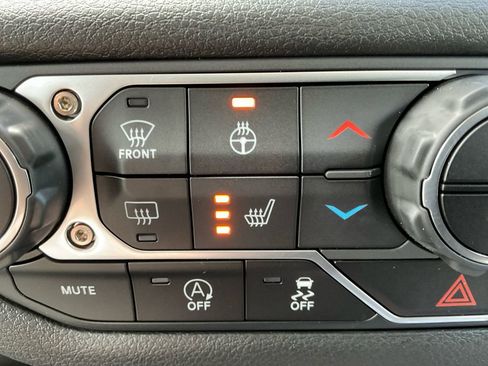 New 2025 Jeep Gladiator Sport image 24