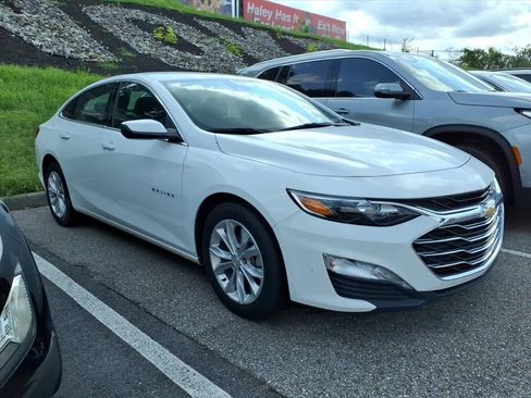 Used 2025 Chevrolet Malibu LT FWD image 2