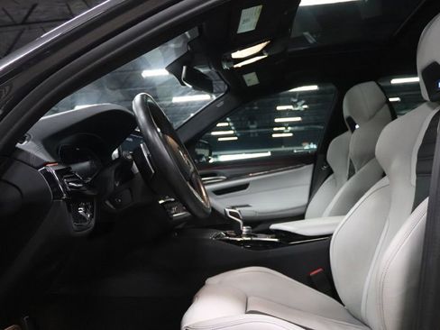 Used 2022 BMW M5 w/ Executive Package image 10