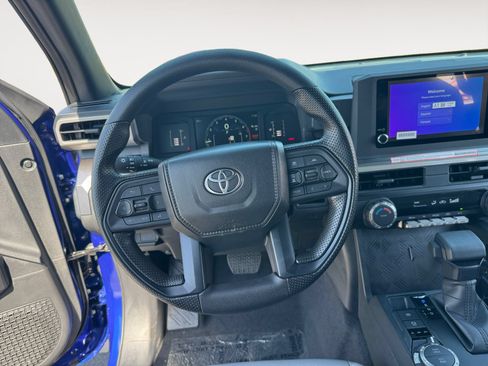 Certified 2025 Toyota Tacoma SR5 AWD/4WD image 12