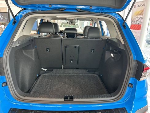 Used 2025 Volkswagen Taos SE image 43