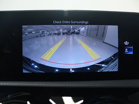 Used 2022 Mercedes-Benz A 220 4MATIC image 10