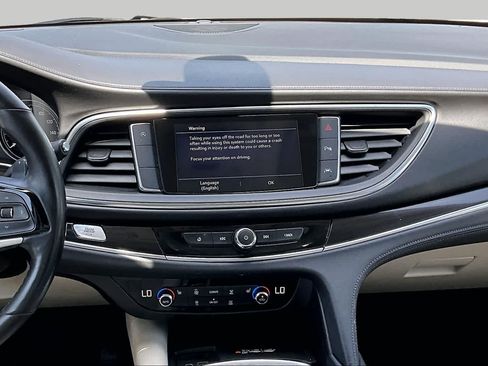 Used 2023 Buick Enclave Essence FWD image 7