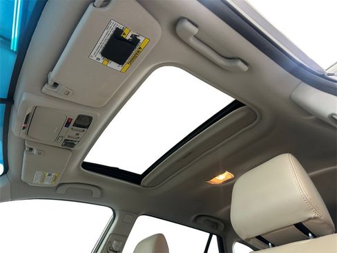 Used 2017 Subaru Outback 2.5i Limited image 12