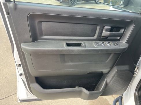 Used 2020 RAM 2500 Tradesman w/ Chrome Appearance Group image 13