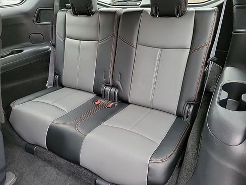 Used 2020 Nissan Pathfinder SL image 15