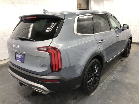 Certified 2022 Kia Telluride SX w/ SX Prestige Package AWD/4WD image 3