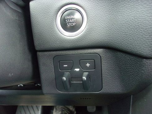 Used 2024 Toyota Tundra Limited image 24