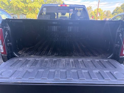 Used 2022 RAM 1500 Big Horn AWD/4WD image 9