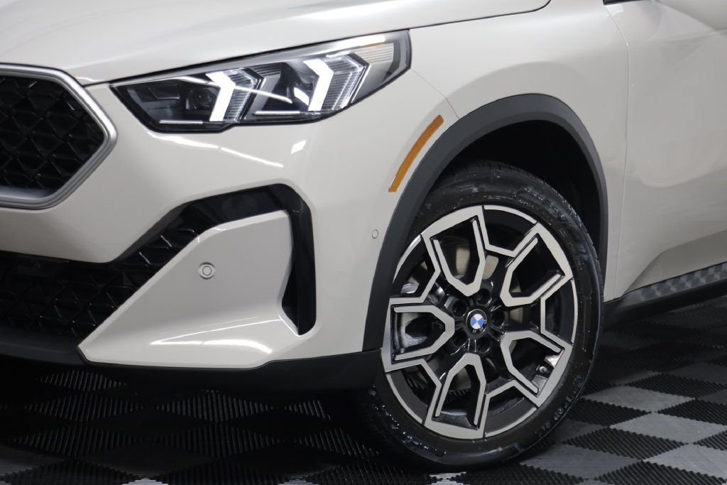Used 2026 BMW X2 xDrive28i w/ Convenience Package AWD/4WD image 4