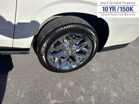 Used 2021 Chevrolet Suburban High Country image 12