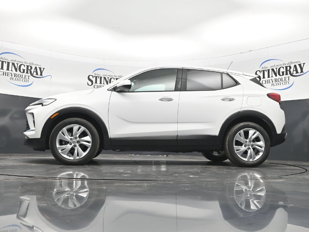 Used 2024 Buick Encore GX Preferred w/ Comfort Package FWD image 29