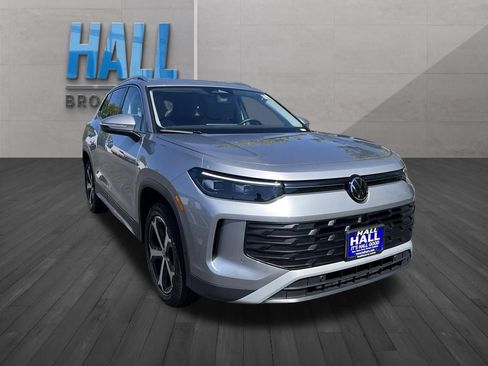 Certified 2026 Volkswagen Tiguan SE AWD/4WD image 8