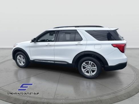 Used 2023 Ford Explorer XLT w/ Equipment Group 202A image 7