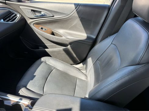 Used 2017 Chevrolet Malibu Premier w/ Premier Sun and Wheel Package image 28