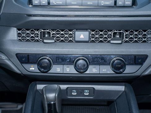 Certified 2025 Honda Accord SE image 25