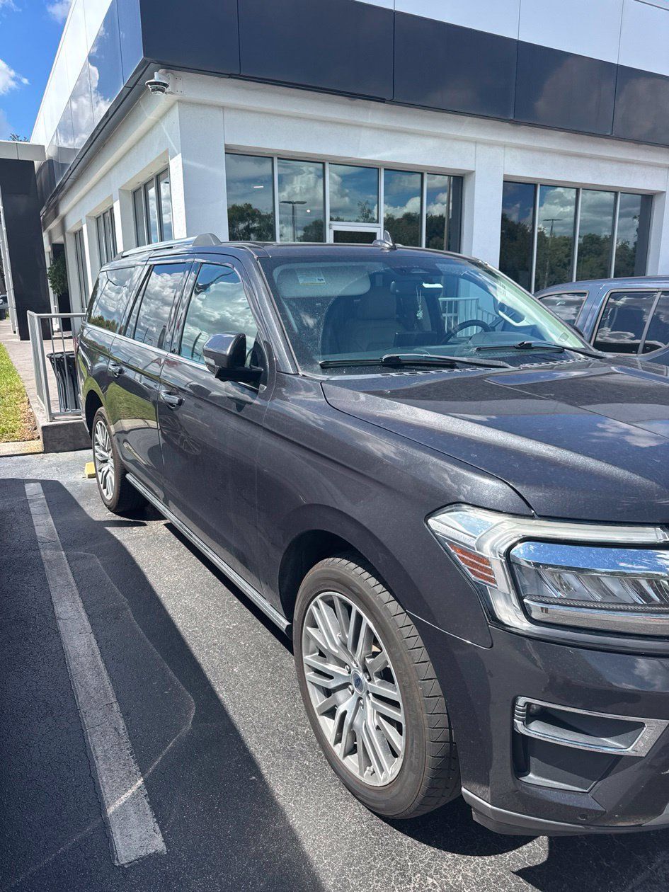 Used 2022 Ford Expedition Max Limited RWD image 2