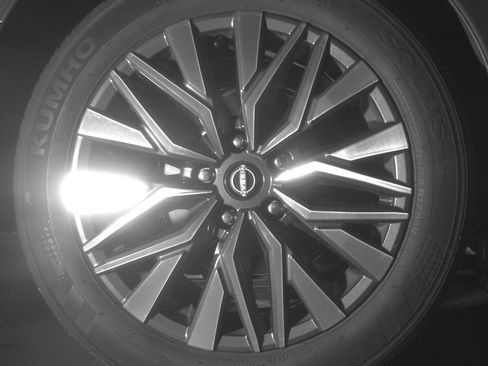 Used 2025 Nissan Altima 2.5 SV FWD image 15